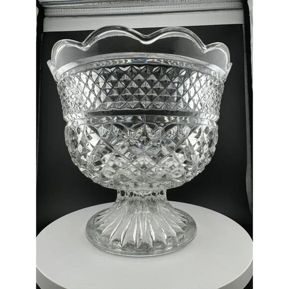 Vintage Anchor Hocking Wexford Clear Glass Footed Bowl - Picture 3 of 3